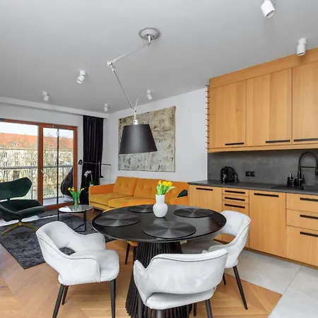 Bulvary Ksiazece, Sun&snow * Wroclaw